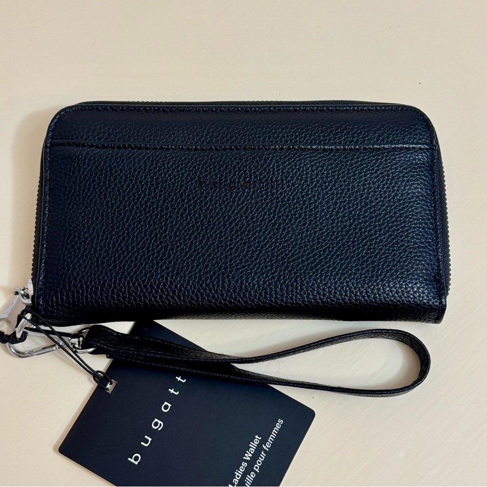 Black Textured Leather Wristlet Wallet Clutch by Bugatti NEW! - Picture 2 of 7